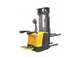 Штабелер самоходный 1,5 т 5,6 м XILIN CDDK15-III Li-ion 24/150 В/Ач (с платформой)